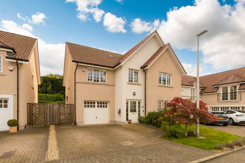 Property photo 1 of 30