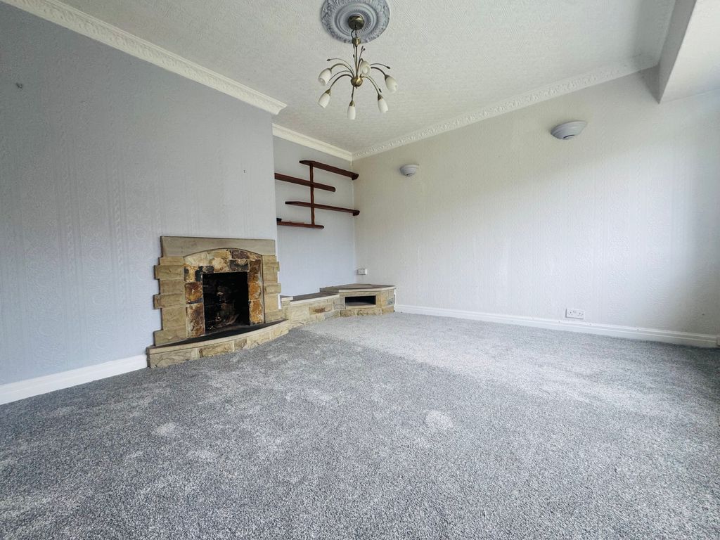 Property photo 2 of 11 Living Room