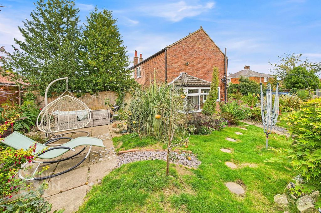 Property photo 3 of 20