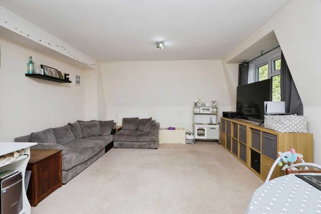 Additional image 13 of 2 bed flat for saleLennox Court, Mutton Hall Hill, Heathfield, East Sussex TN21