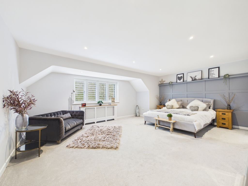 Property photo 2 of 34 Photo 11