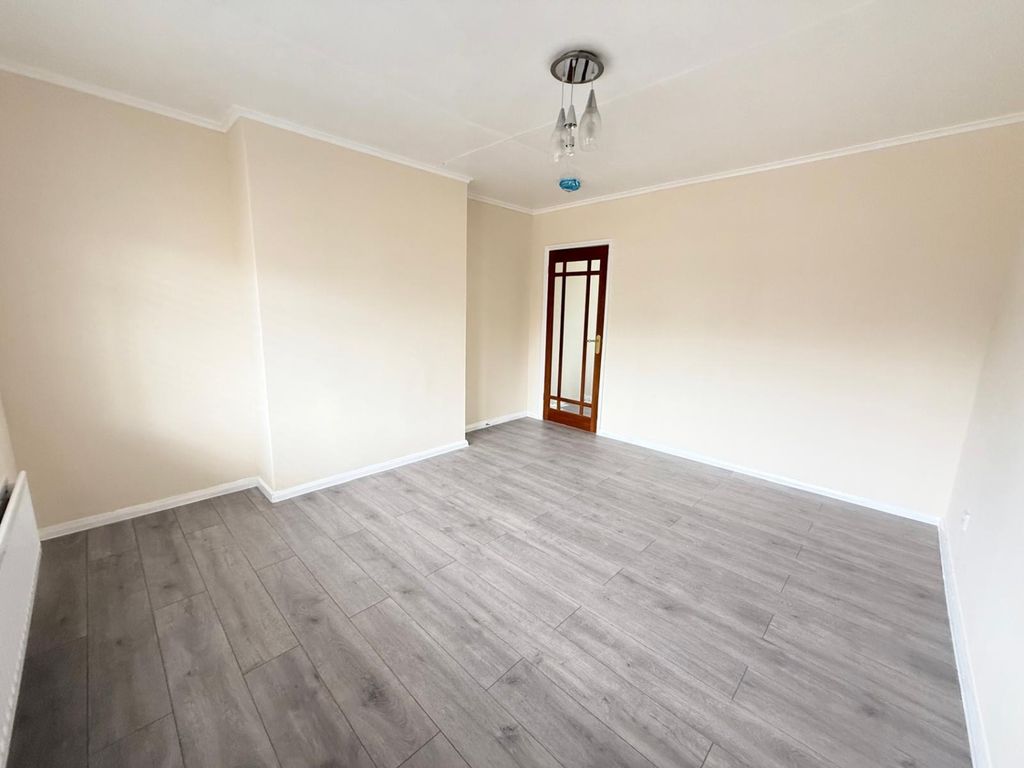 Property photo 2 of 12 065E0d0F-F7d2-438d-Be27-04614Fe2544B