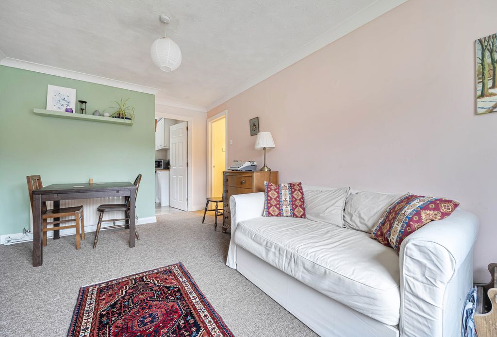 Property photo 2 of 20 1389164-13-694Abd...