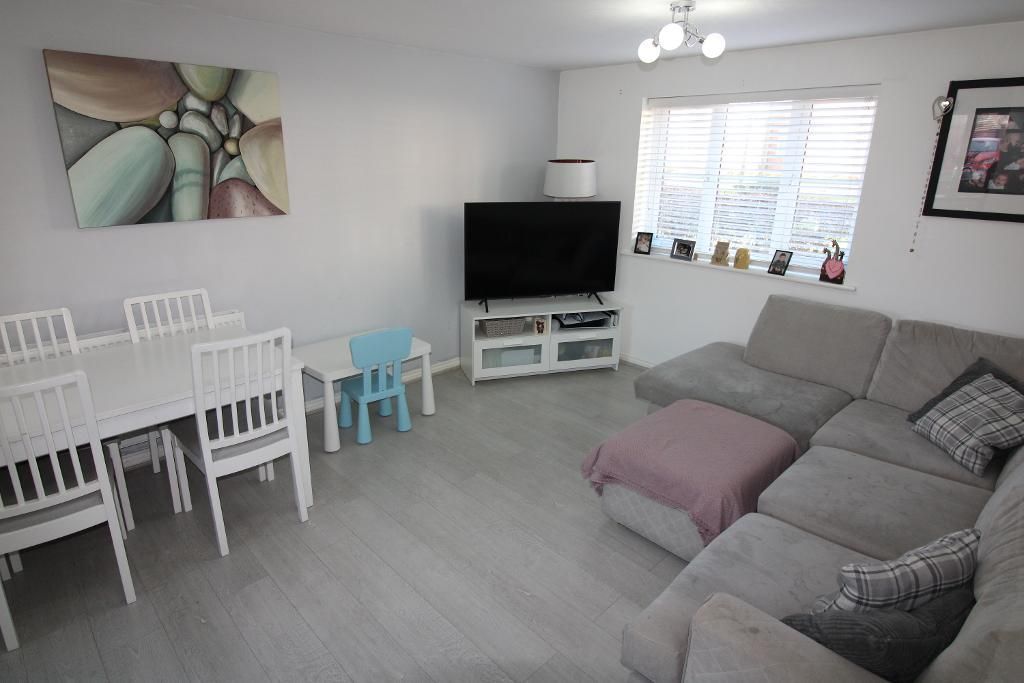 Property photo 2 of 7 Lounge