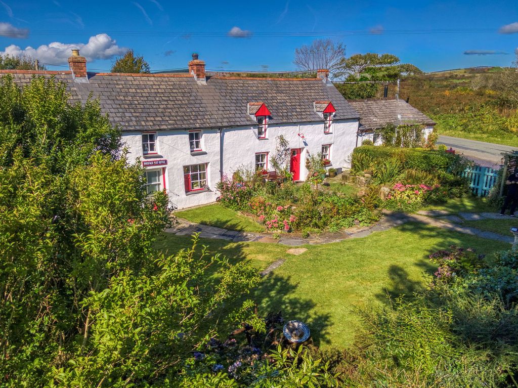 Property photo 2 of 39