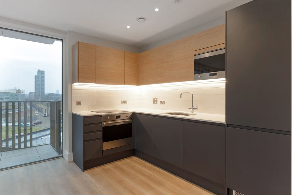 Property photo 2 of 19 Moluccas-Point