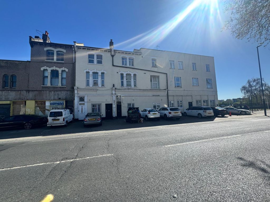 Property photo 1 of 5