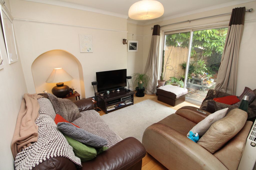 Property photo 3 of 11