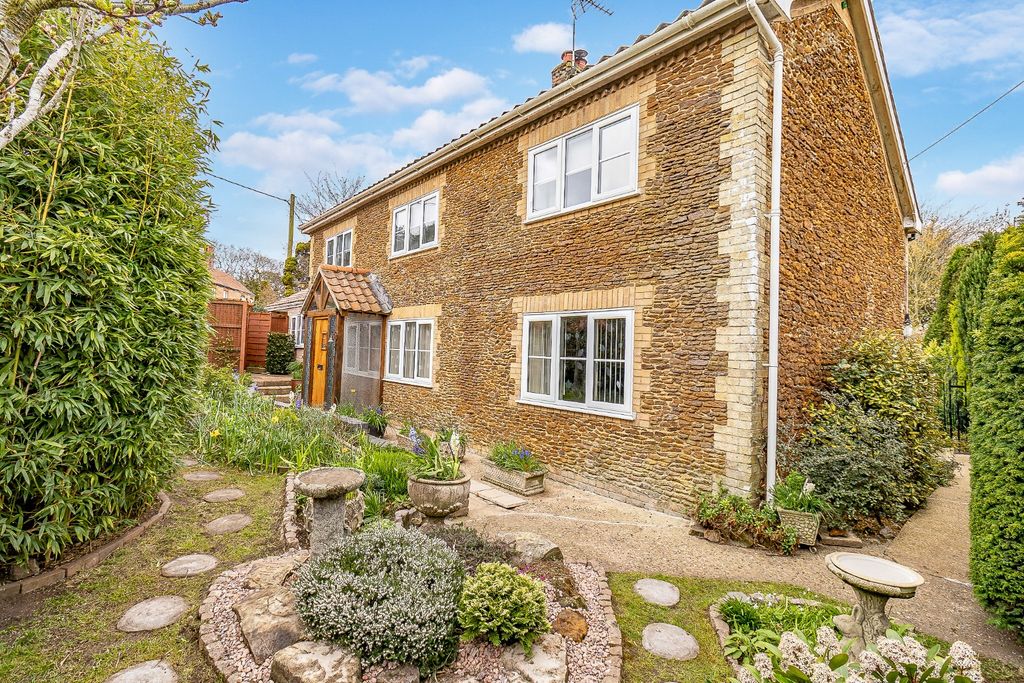 Property photo 2 of 45 4998157