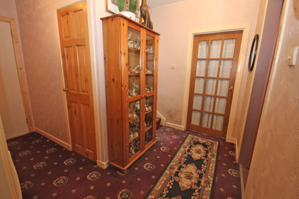 Property photo 3 of 37