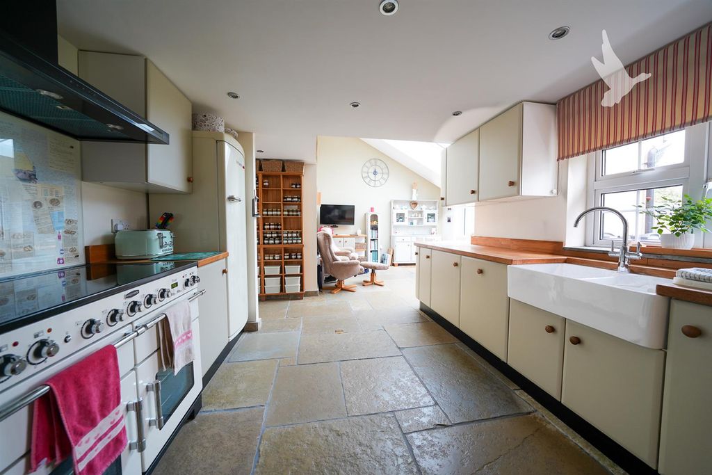 Property photo 2 of 29 Dsc06000-2.Jpg