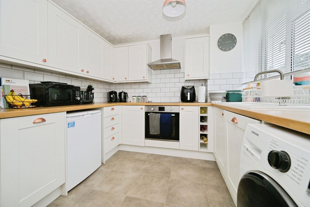 Property photo 3 of 15