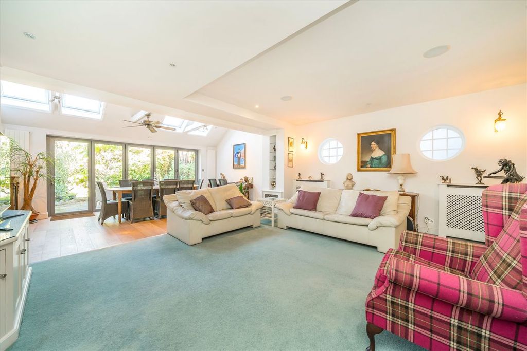 Property photo 3 of 10