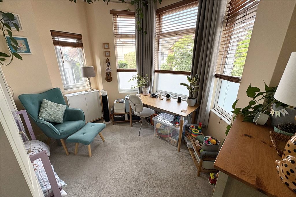 Property photo 3 of 13 Picture No. 02