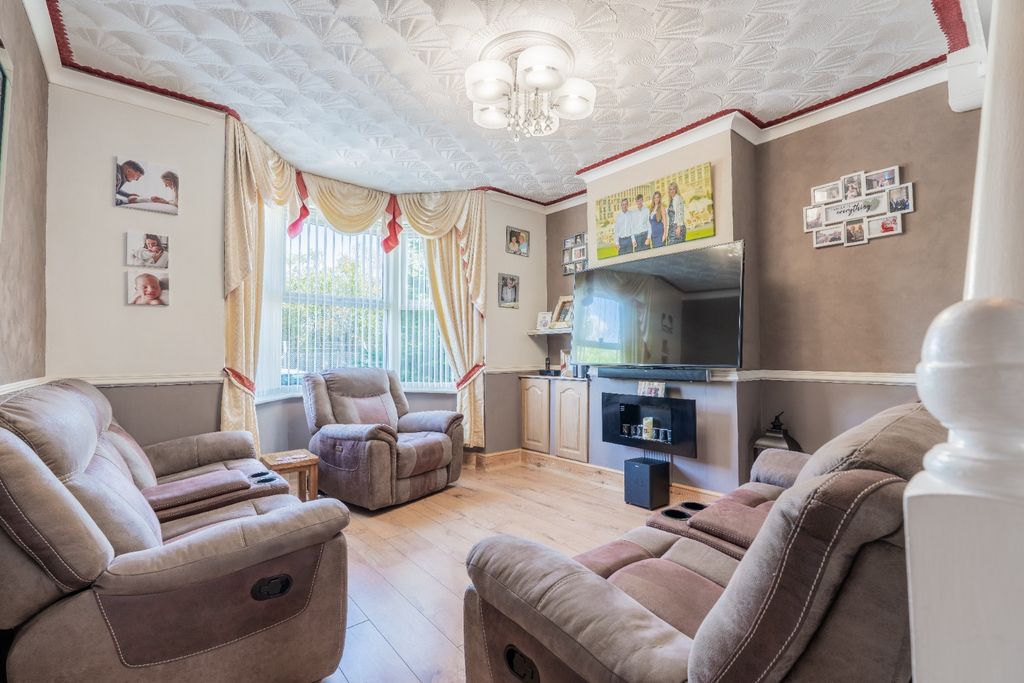 Property photo 3 of 33 4005273