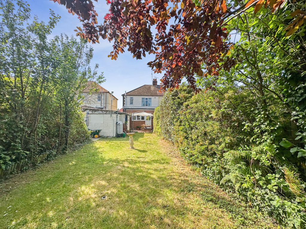 Property photo 2 of 17 Garden