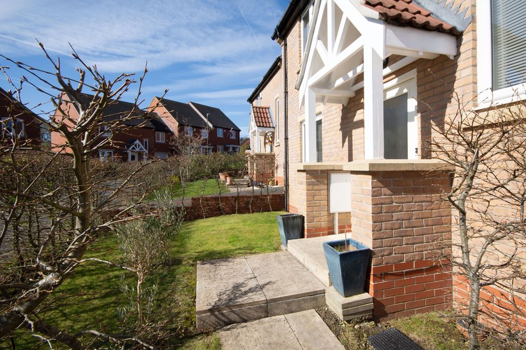 Property photo 3 of 25