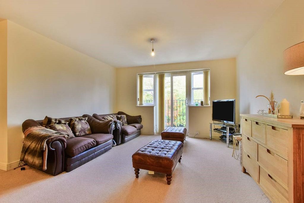 Property photo 3 of 8