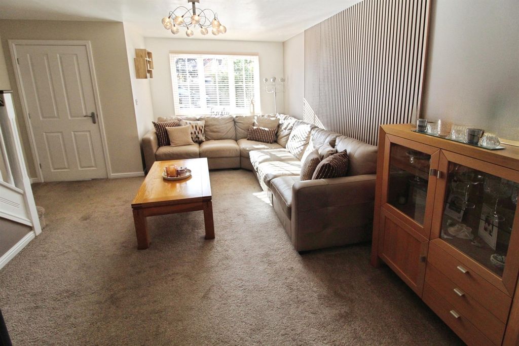 Property photo 2 of 18 Living Room