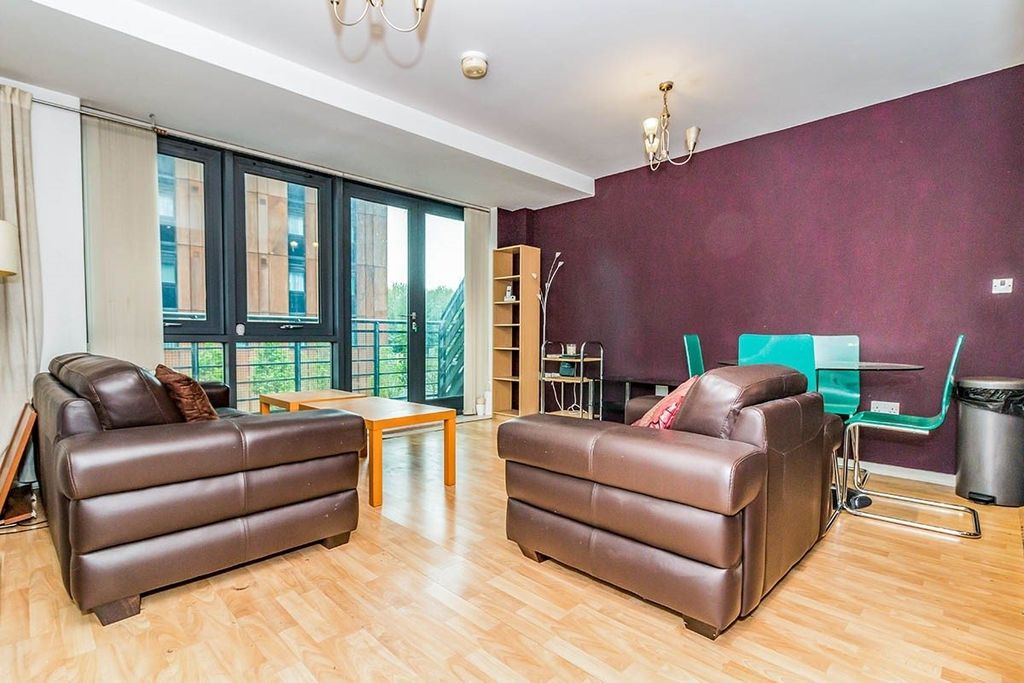 Property photo 2 of 8 Picture No. 12