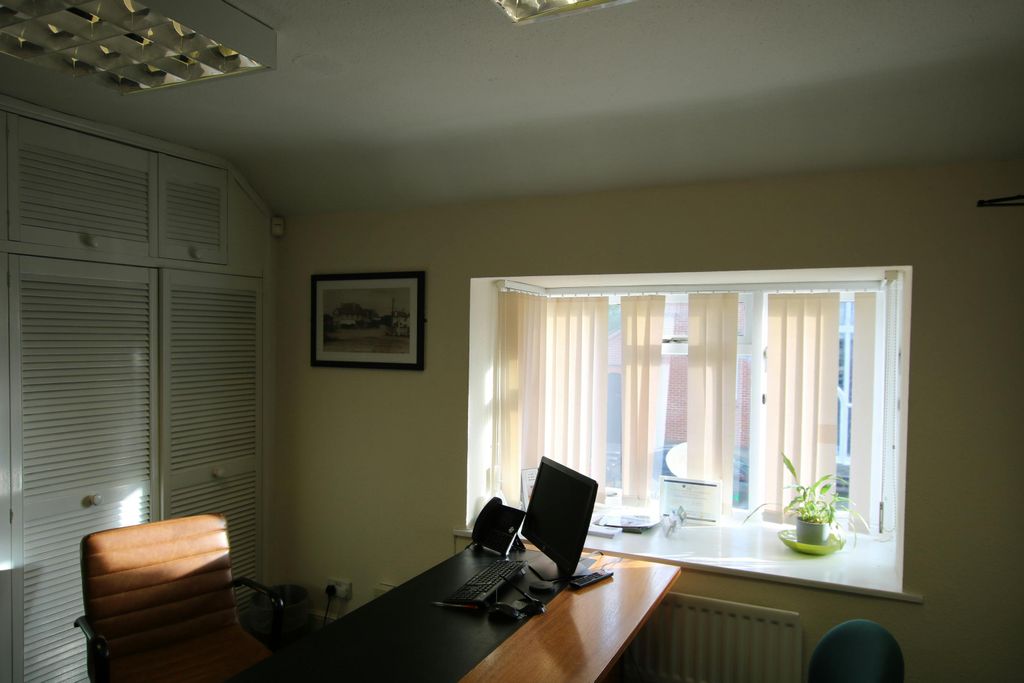 Property photo 3 of 5 Img_9883.Jpg