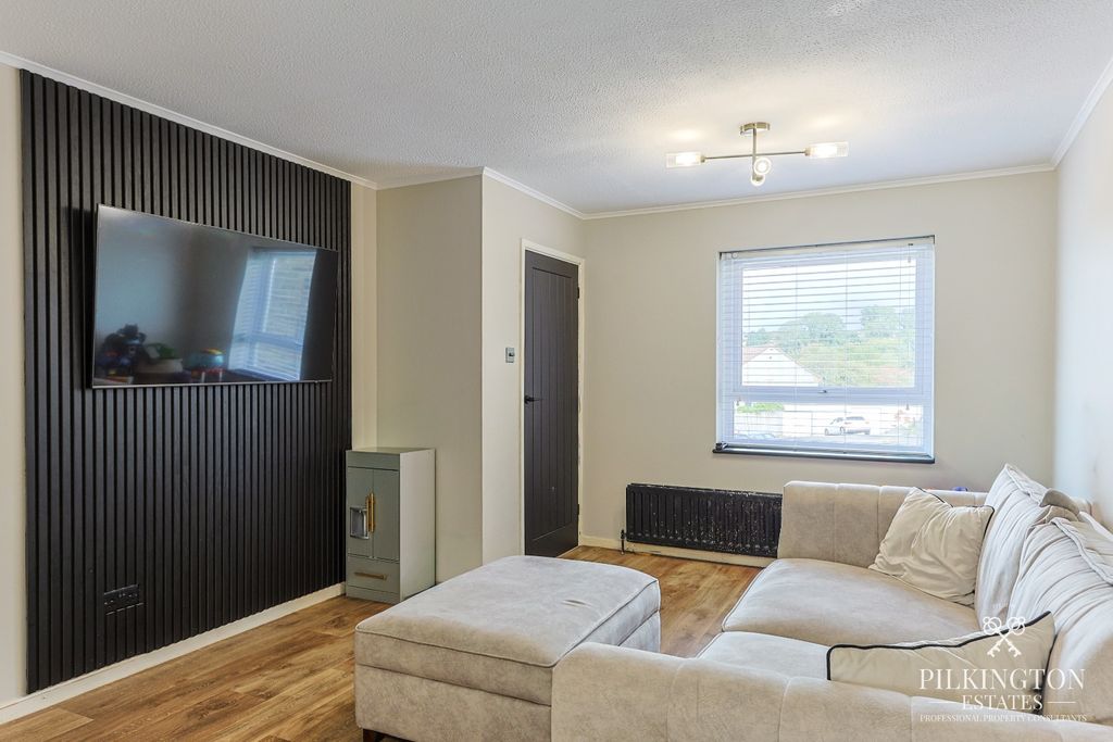 Property photo 2 of 12 5442603