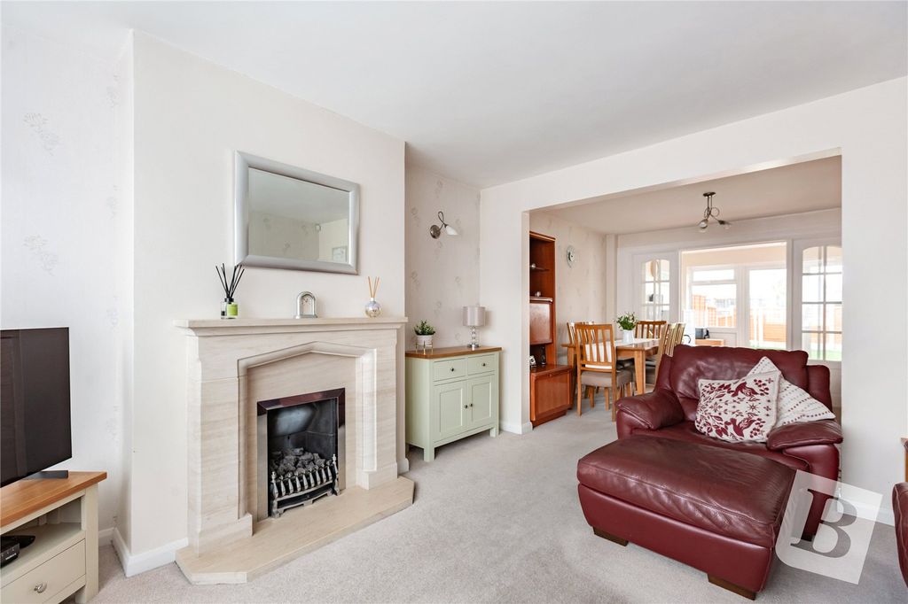 Property photo 3 of 19 Living Room