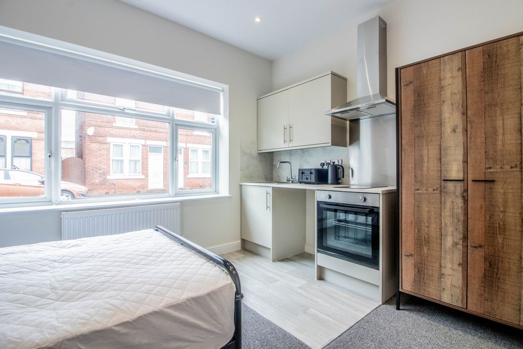 Property photo 3 of 8 E