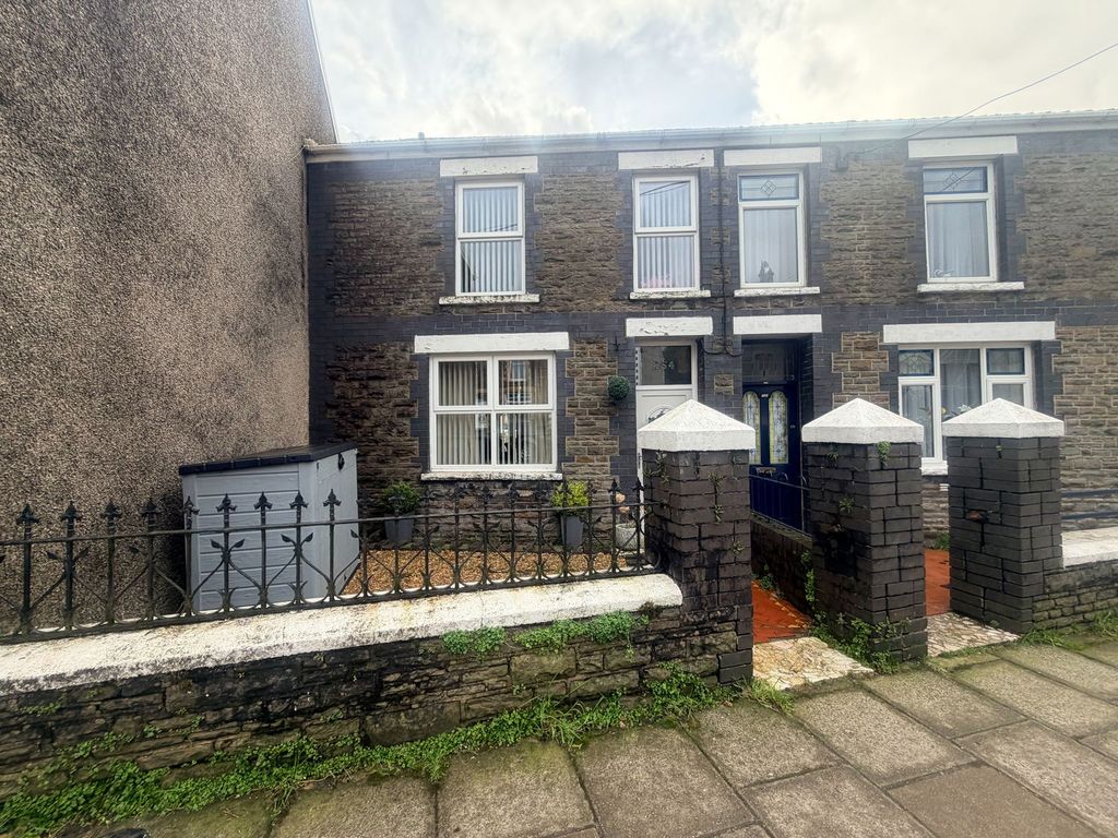 Property photo 2 of 31