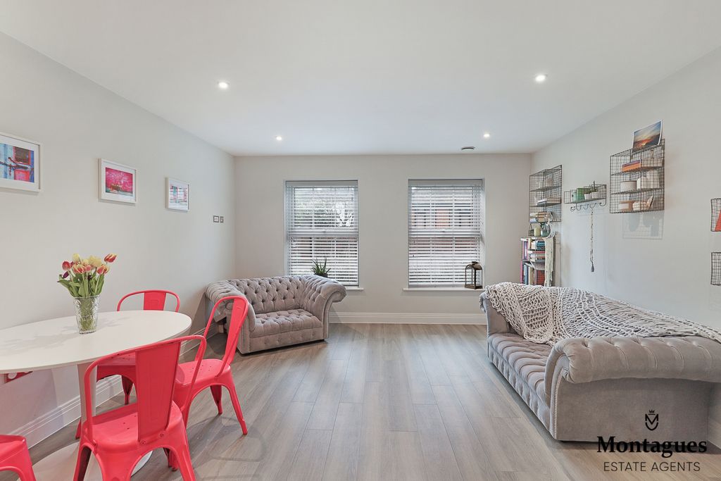 Property photo 3 of 21 Photo 18