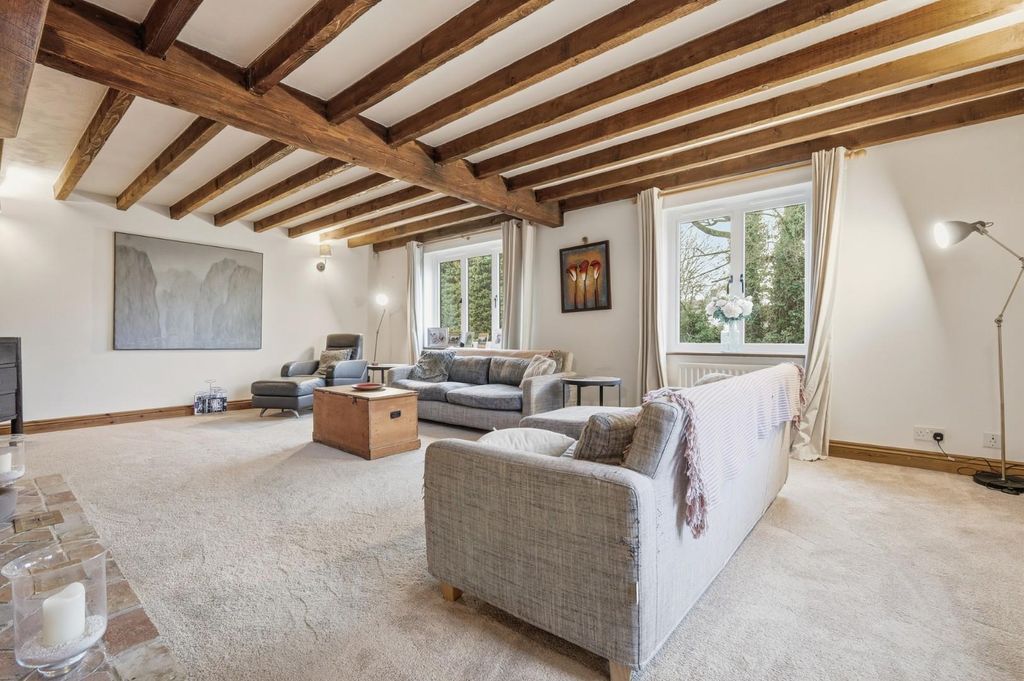 Property photo 2 of 24 Living Room