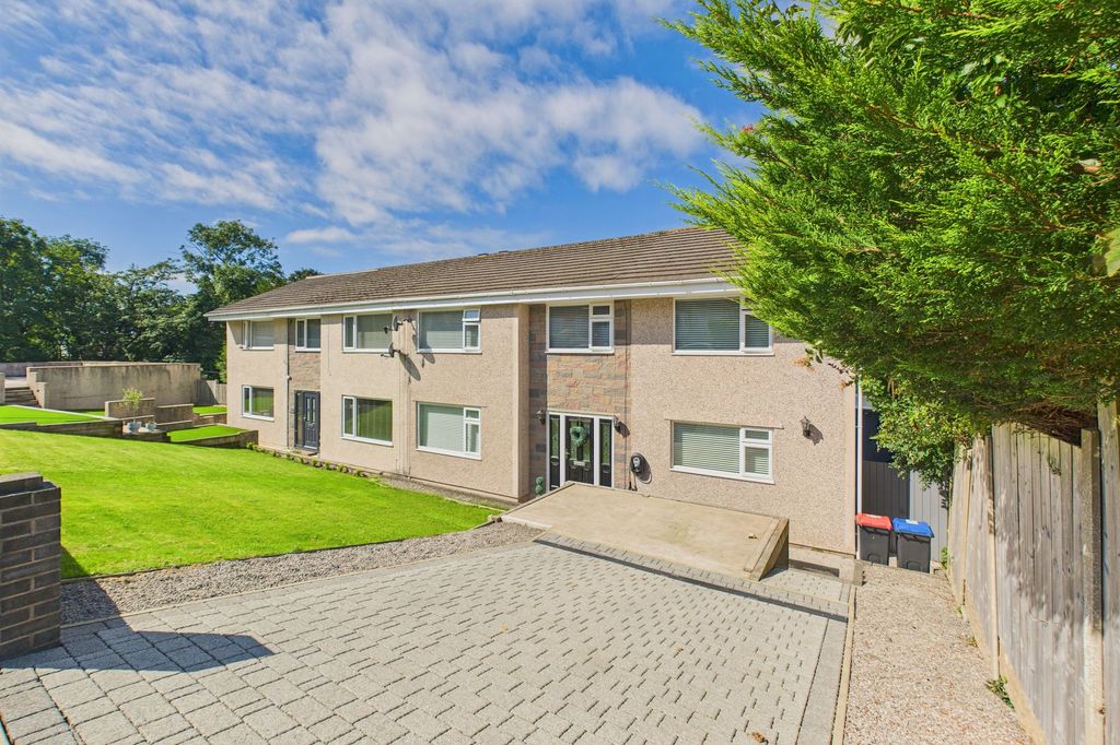 Property photo 1 of 36