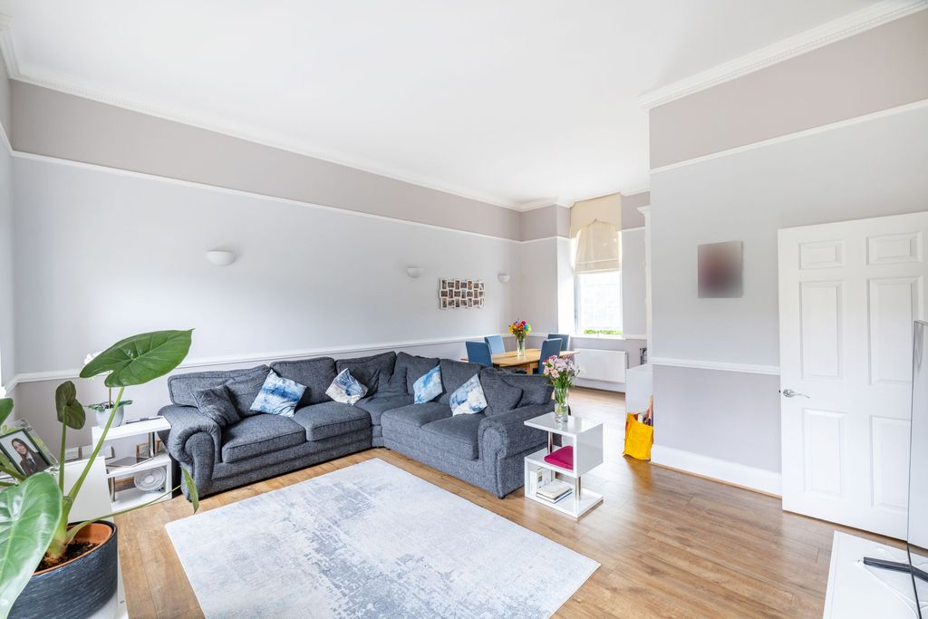 Property photo 2 of 20