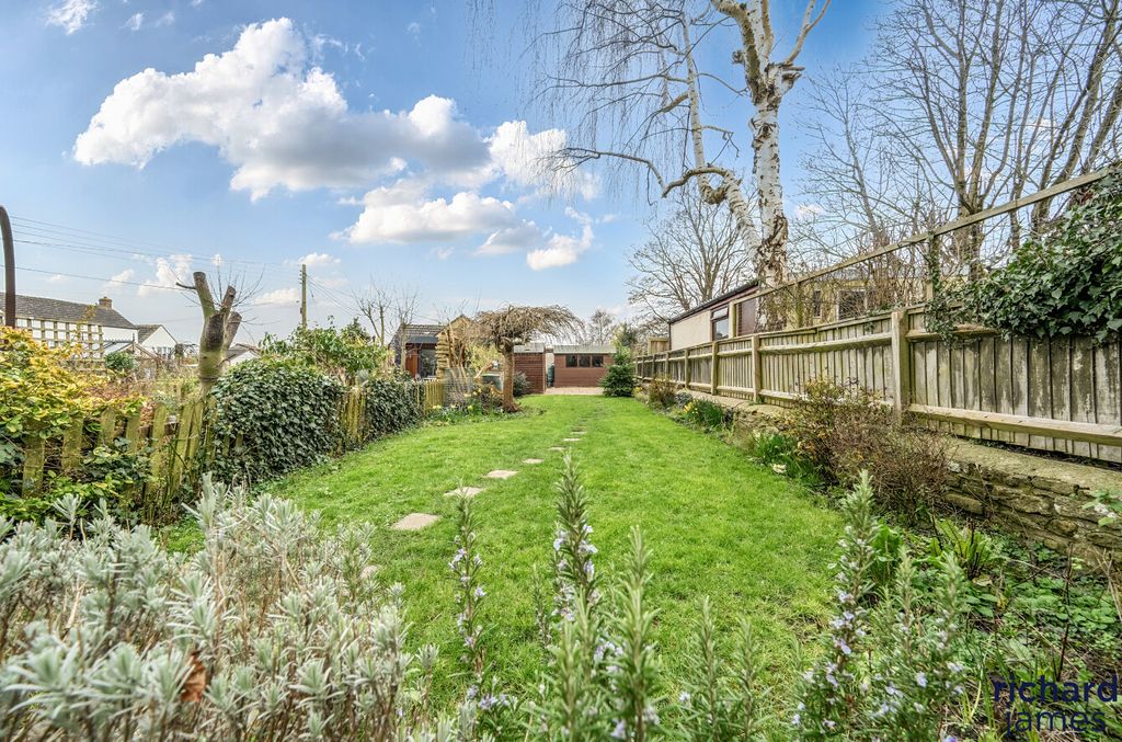 Property photo 2 of 22 Cdc27De1779B42938F7E4B4Fb2B26863