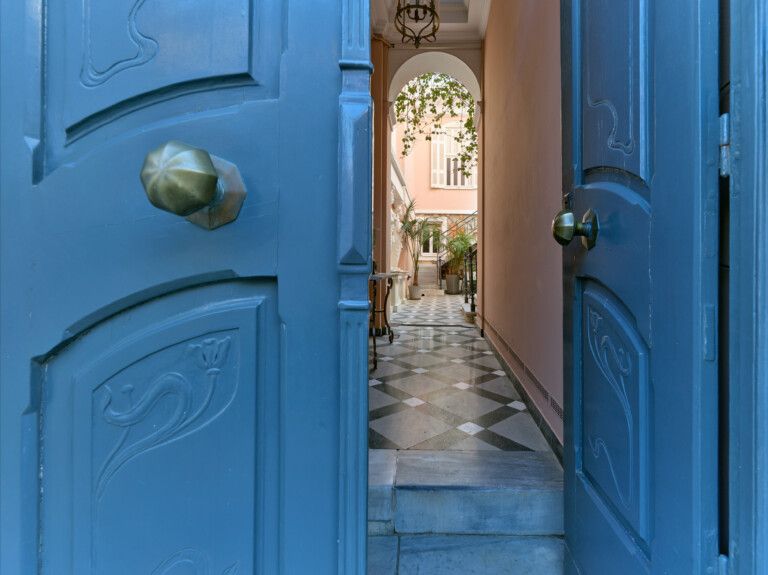 Property photo 2 of 40