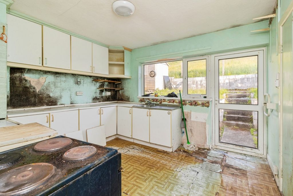 Property photo 3 of 20 Pbox-Img.Jpg