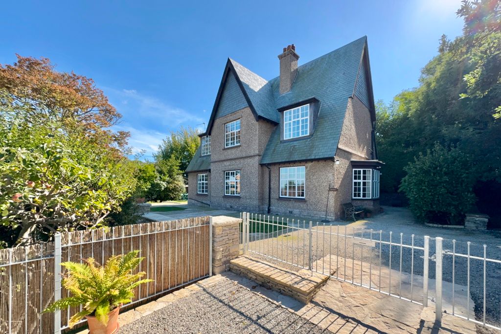 Property photo 3 of 25 Falcon House