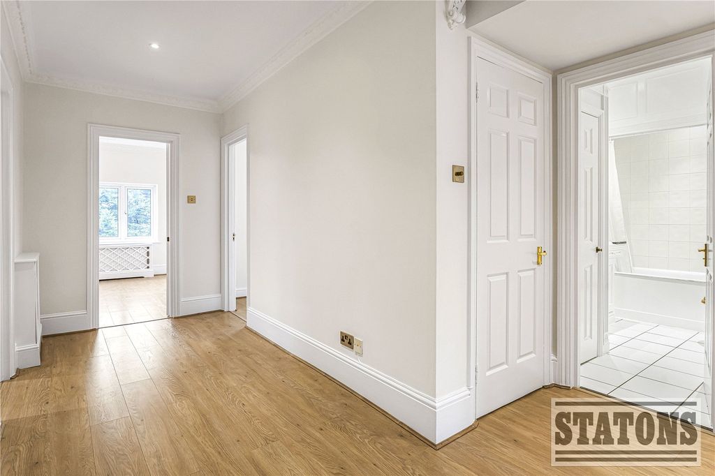 Property photo 2 of 14 Picture No. 12