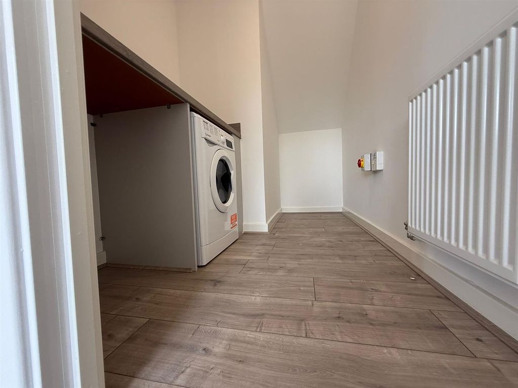 Property photo 3 of 28 43E10A4B-667F-48d1-94d6-1Fa14513Bdc8.Jpg