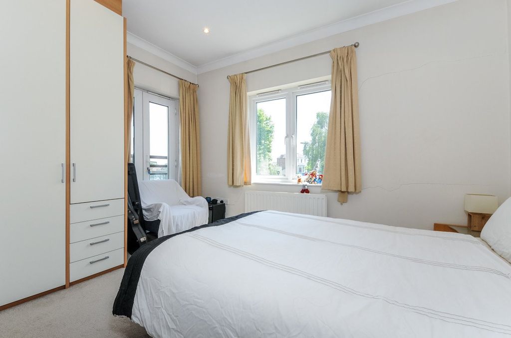 Property photo 1 of 6 Picture No. 11