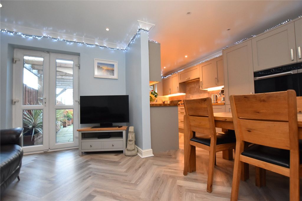 Property photo 2 of 29 Picture No. 48