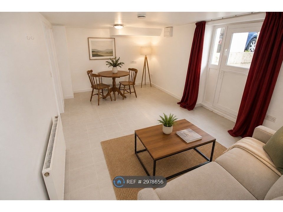 Property photo 3 of 9 Only The Dining Table And Chairs Are Included.