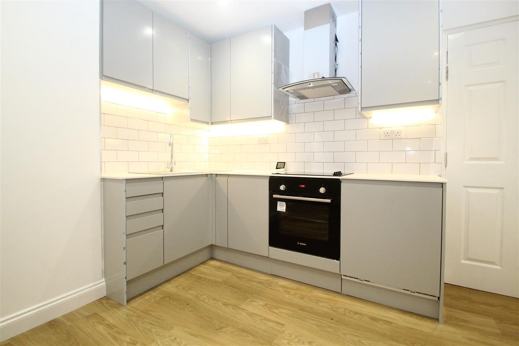 Property photo 3 of 12 Img_9886.Jpg