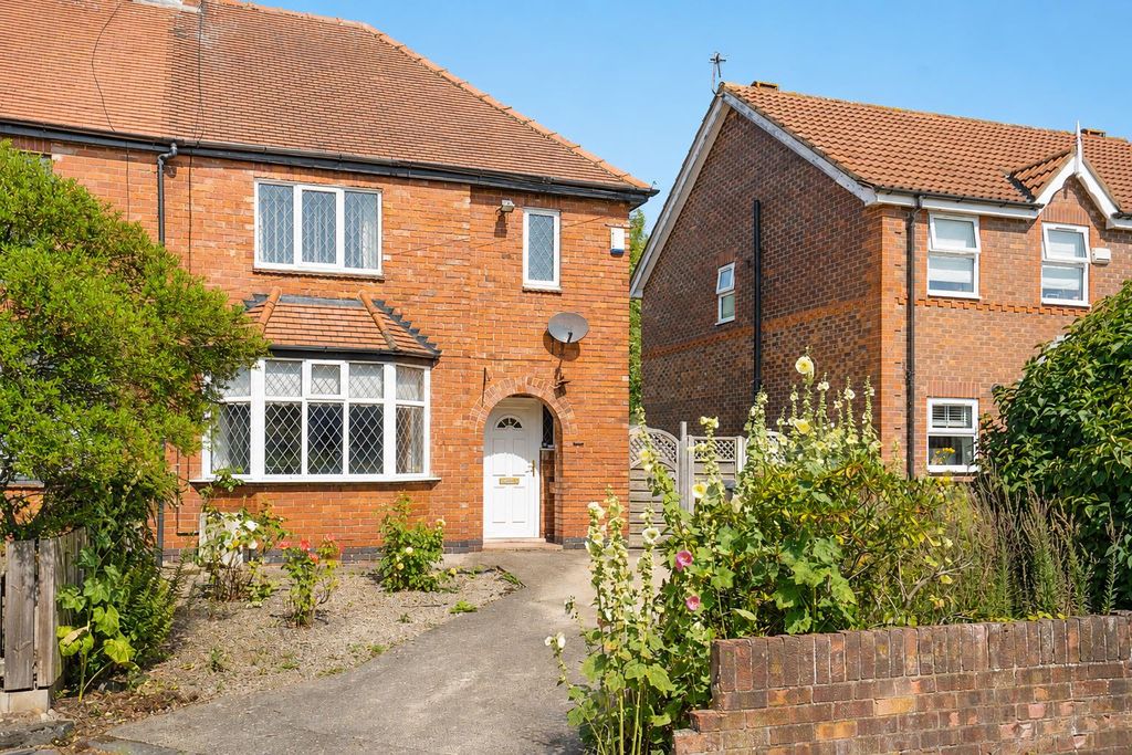 Property photo 1 of 16 External