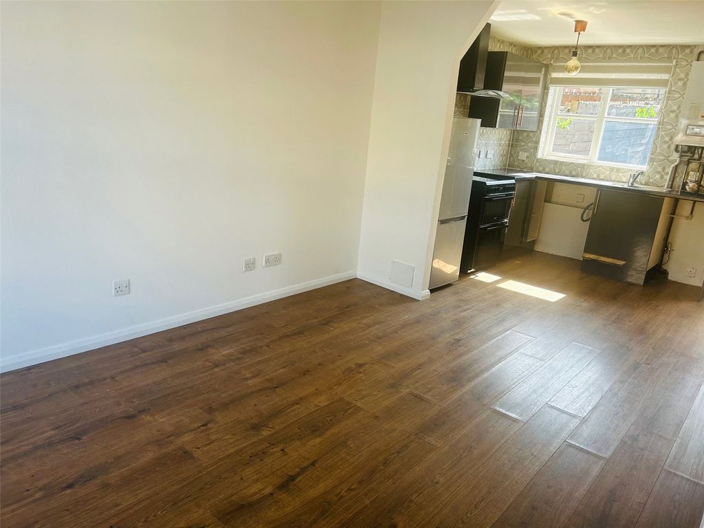 Property photo 2 of 7 Lounge