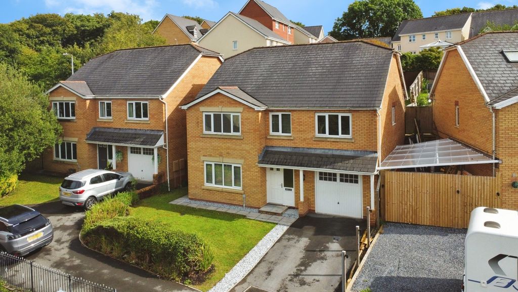 Property photo 1 of 30 4385552