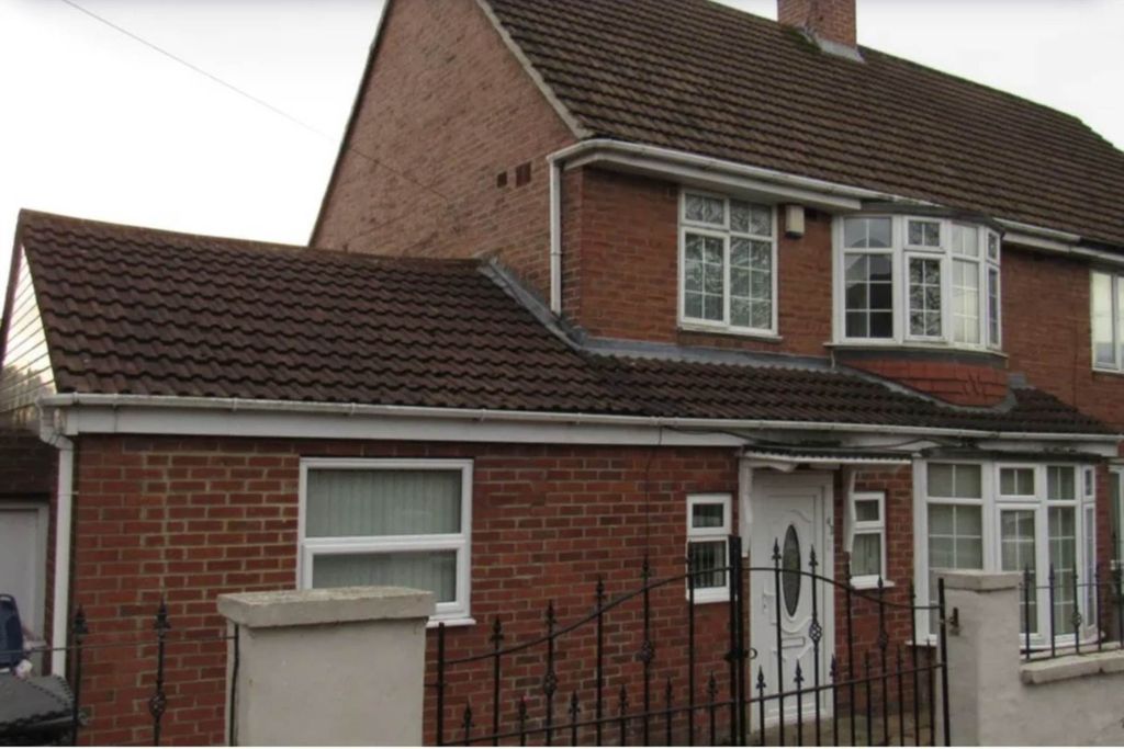 Property photo 1 of 12