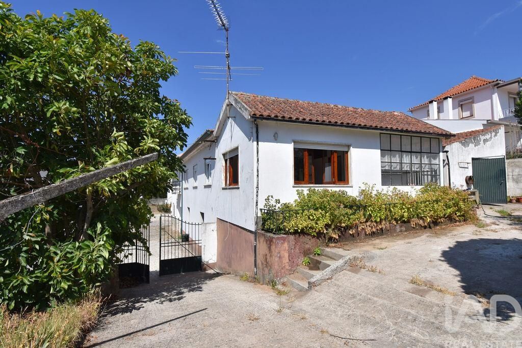 Property photo 2 of 34