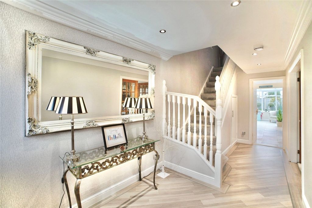 Property photo 2 of 15 Picture No. 27