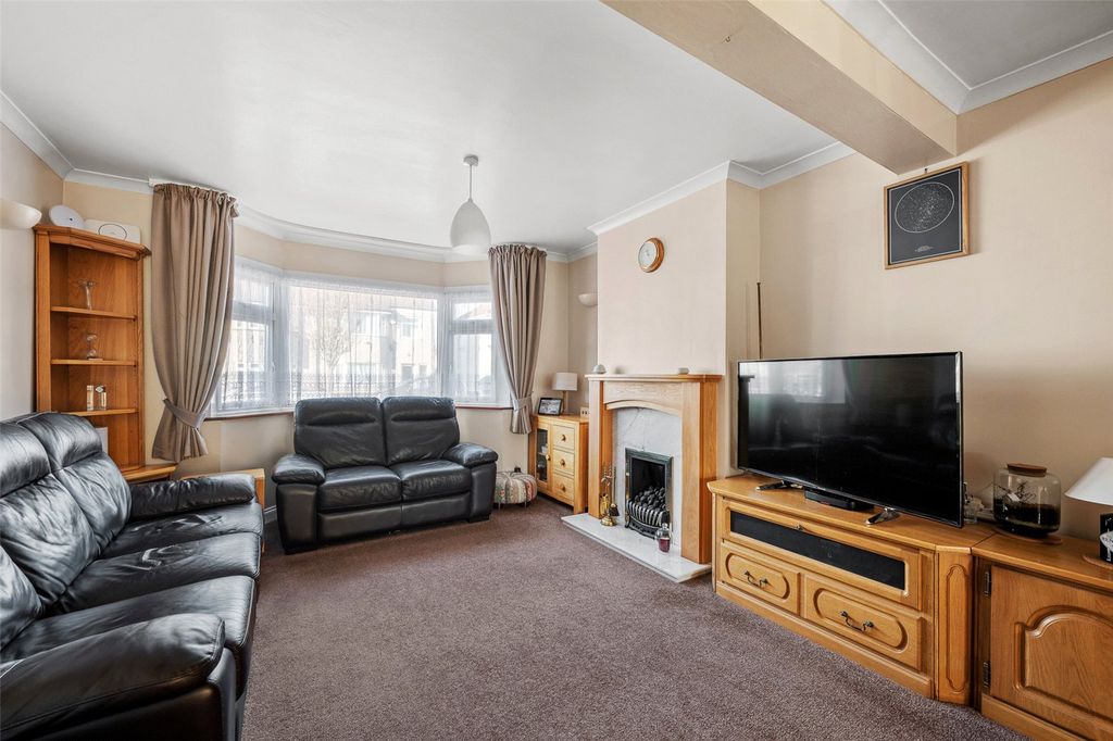 Property photo 2 of 23 Picture No. 10